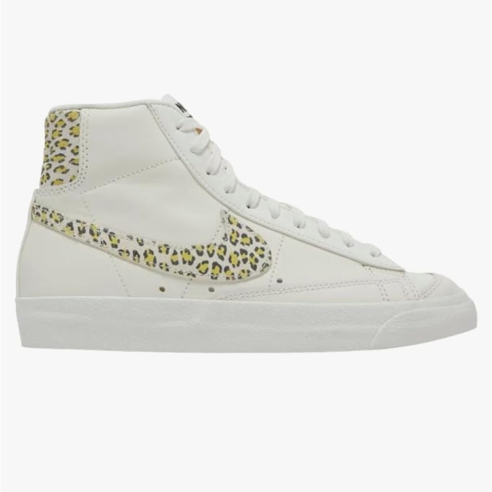 Nike Women’s Blazer Mid ‘77 SE Lemon Leopard